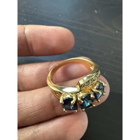 Fine 10K Gold Royal Blue Three-Stone Claw Set Ring – Size 7 - Picture 6 of 8